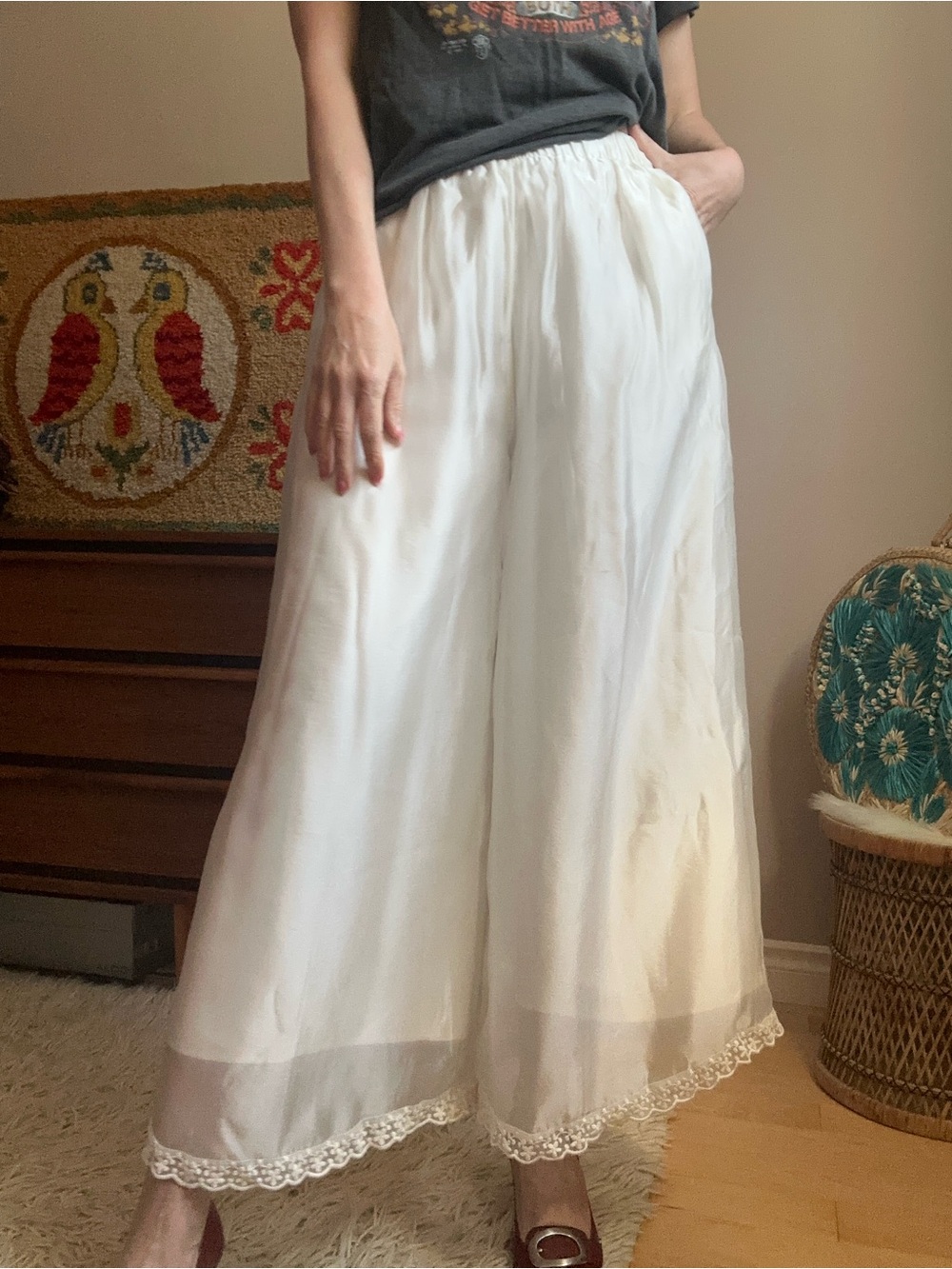 White Wide-Leg Feminine Lace Trim Bloomer Pants Size Small - Picture 3 of 4